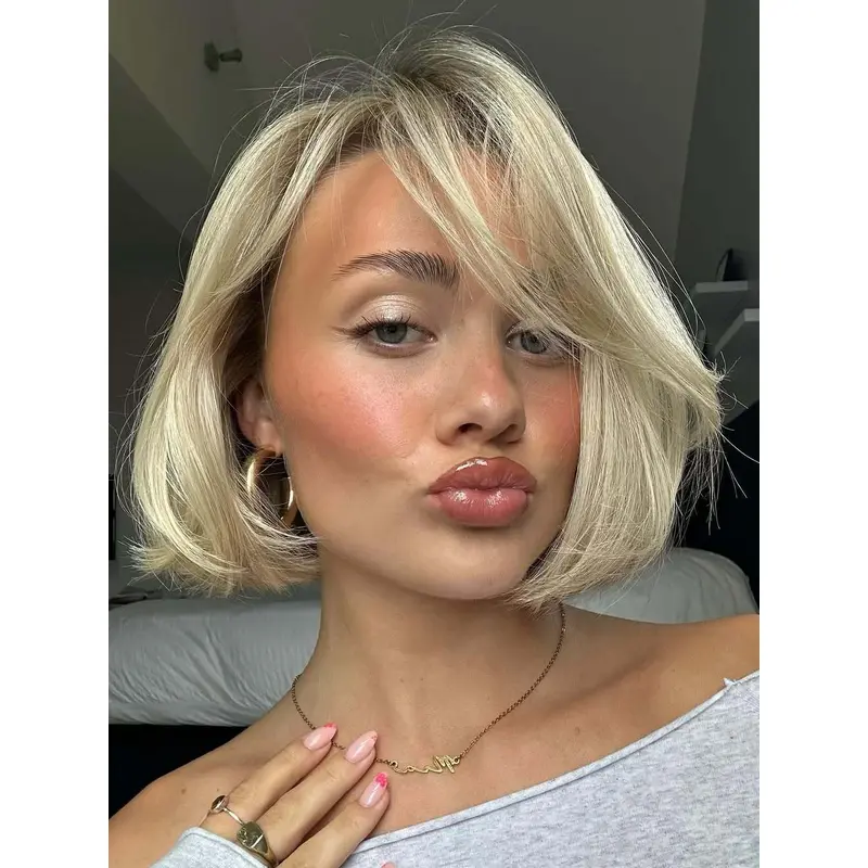 Medium Bob Wig 10" Synthetic Platinum Blonde Straight Chin Length Wigs