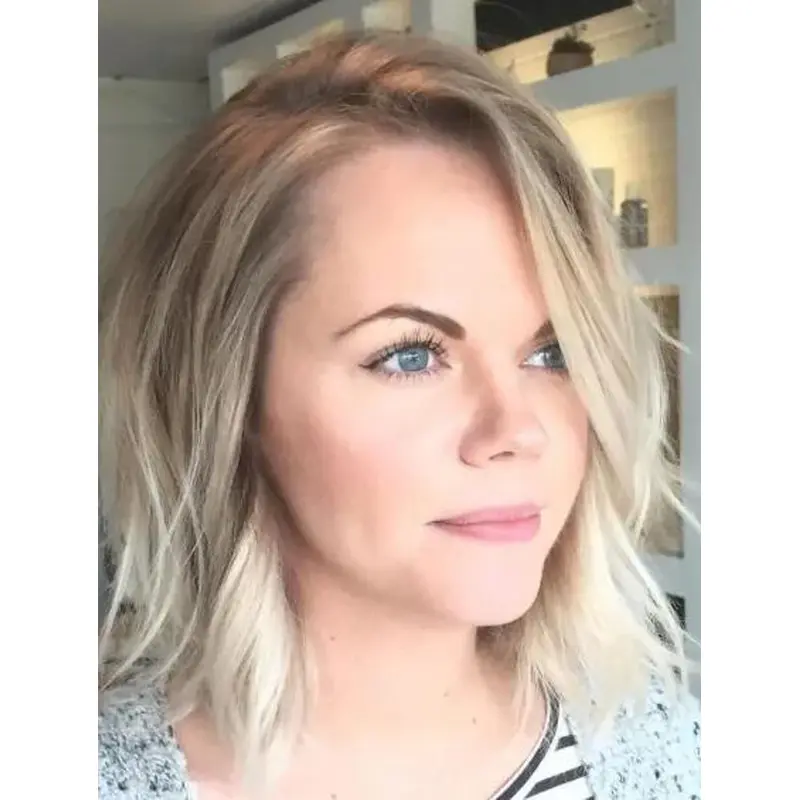 Synthetic Hair Lace Front Wavy Shoulder Length Tousled Blonde Bob Wigs
